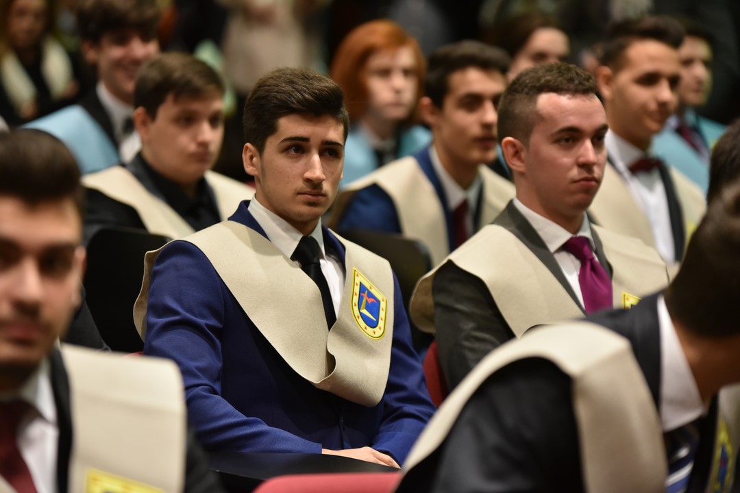 Objetivo Cumplido: 150 Alumnos De Tajamar Se Gradúan «cum Laude»