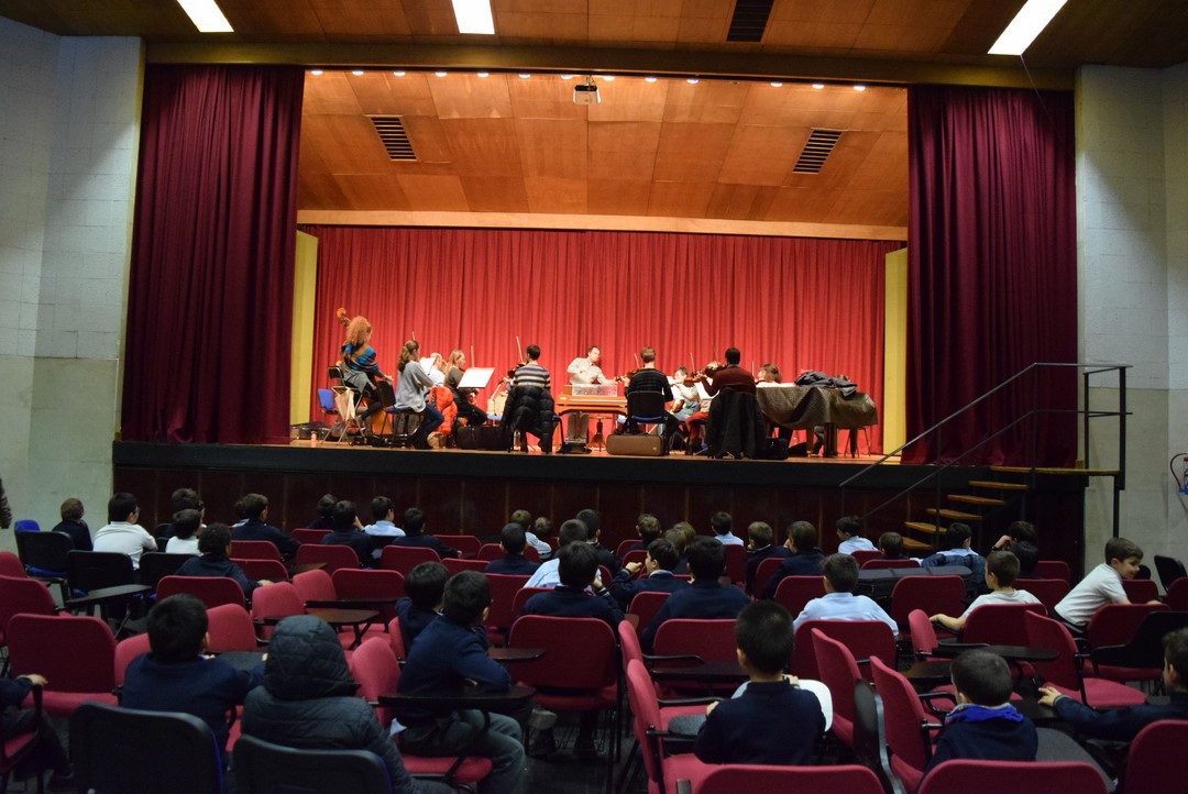 Ensayos De La Camerata Antes Del Concierto Benéfico De La Fundación